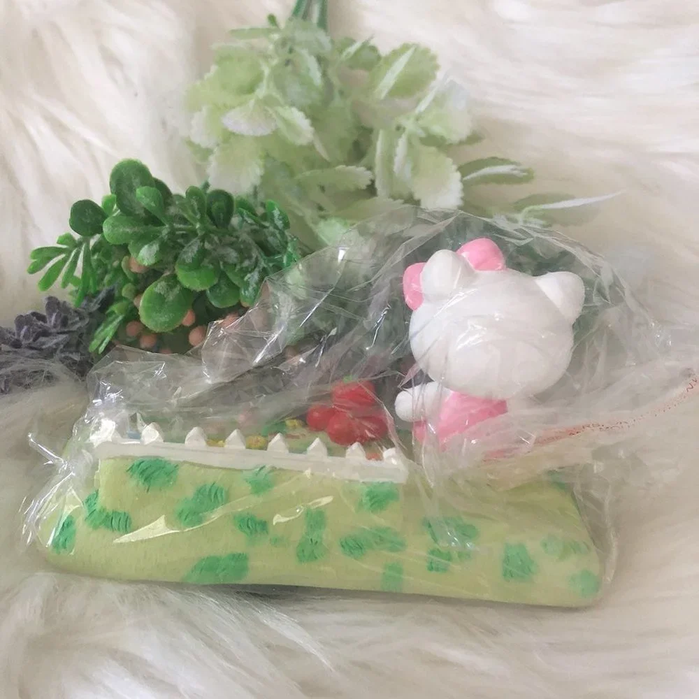 Vintage hello kitty sanrio memo clip